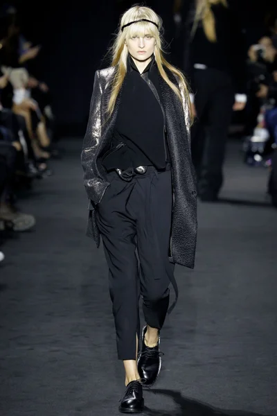 Look 17